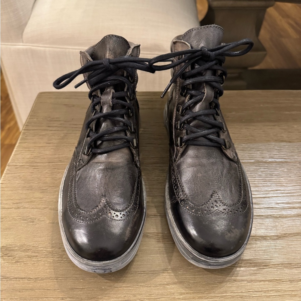 Bed Stu Men's High Top Casual Sneakers Size 9..Distressed From Manufacturer